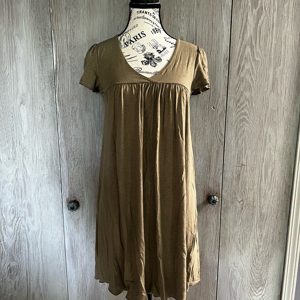 KensieGirl Gold/Green Flutter Sleeve Dress